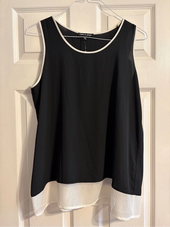 Cable & Gauge Tops - Cable & Gauge Black Sleeveless Blouse White Contrast Trim Hem NWT Size L